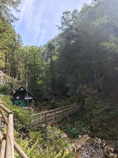 Fotografija s spletne strani Katona Ferk Mariann na poti