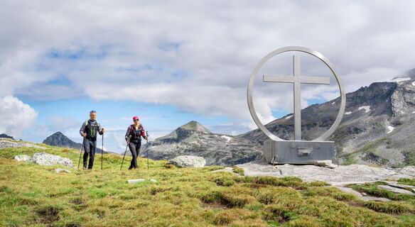 glocknerkrone-etappe2-spinewitrolgipfelkreuz-c-peter-maier-983.jpg