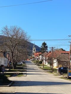 Fotografija s spletne strani Julika Jármer na poti
