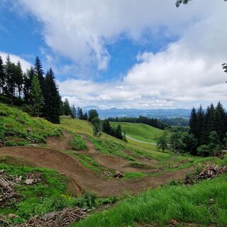 Shritgartner Trail (vorne im Bild) und Sisgartner Trail (hinten im Bild)