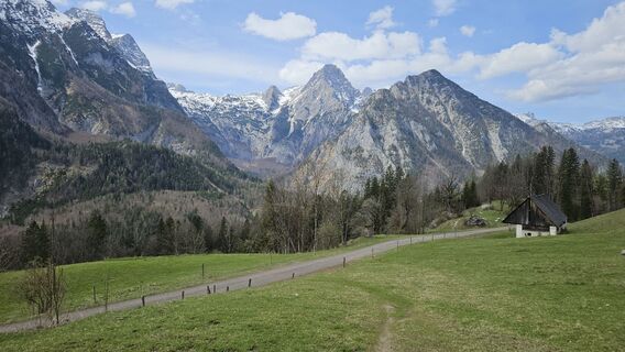 Fotografija s spletne strani kriessda na poti