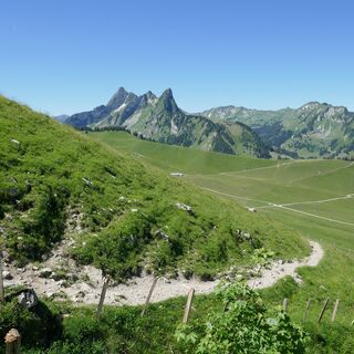 Weg nach Salzmatt - Gipfelwanderung Kaiseregg