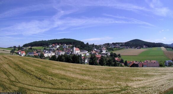 HOLLENTHON-Blick auf Ort (Aufnahme von Wetterkamera 1)