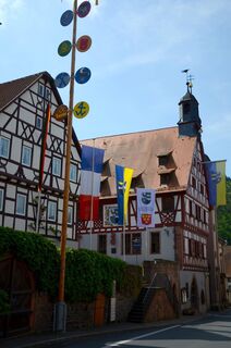 Rathaus Freudenberg, beflaggt