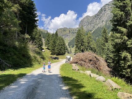 Fotografija s spletne strani MM1893 na poti