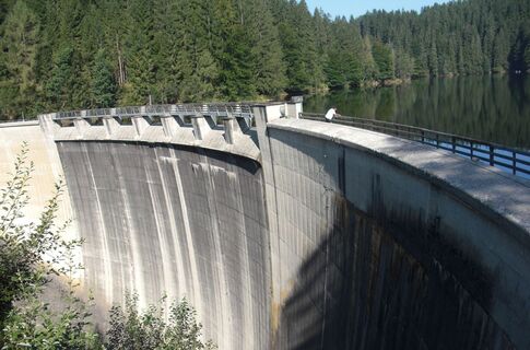 Packer Stausee: Staumauer