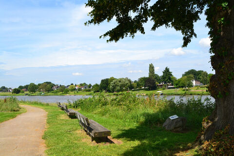 Wanderweg an der Maas
