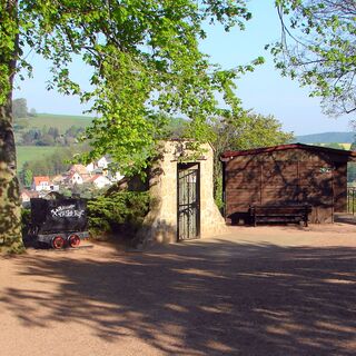Eingang Kittelsthaler Tropfsteinhöhle