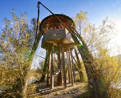 aue-chly-rhy-beobachtungsturm-im-herbst