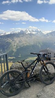 Fotografija s spletne strani Niccolò Ratti na poti