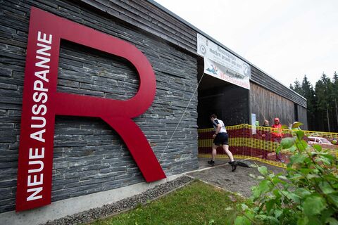 Neue Ausspanne - Versorgungspunkt 47. Rennsteig-Etappenlauf