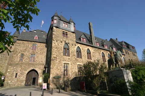 Innenhof von Schloss Burg