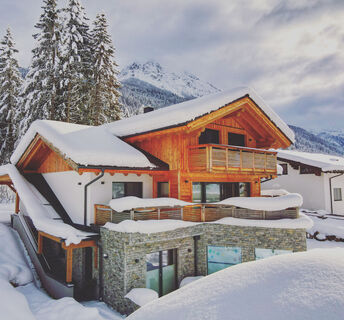 Living Mountain Lodge
