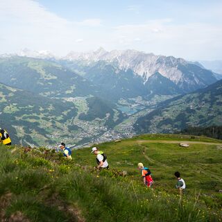 Läufer des Montafon Totale Trails im Aufstieg zur Wormser Hütte.
