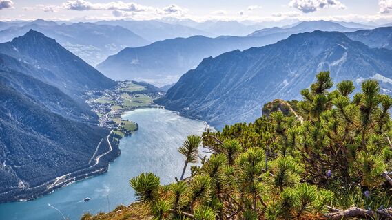 traumhafte Ausblicke gibt es am Weg zur Seebergspitze