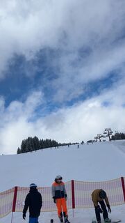 Fotografija s spletne strani Anna Hofmann 4 na poti
