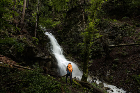Wasserfall zwischen Planken und Nendeln