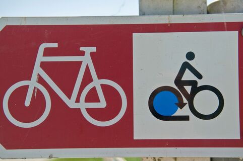 Bodenseeradweg-Symbol: Radicon mit blauem Kreis