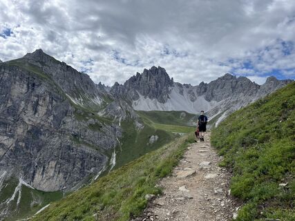 Photo de Monika Loeb le long du parcours