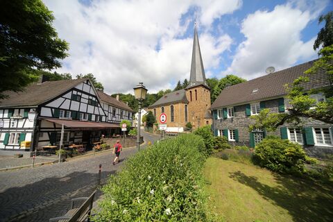 Volberg mit Kirche