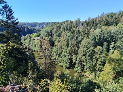 Blick auf Ilztal und Triftsperre nach der Unterilzmühle