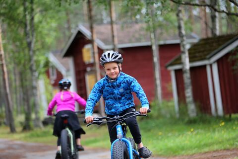 Der Rundweg führt am Tapion Tuva vorbei, von wo man unter anderem zum Naturpfad des Siiponjoki abzweigen kann.