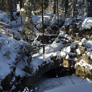 Naturbrücke im Winter