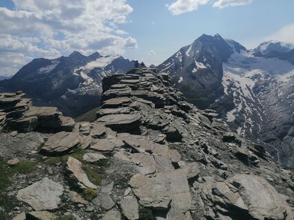 Fotografija s spletne strani luyyy na poti