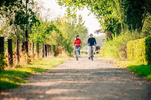 Fahrradfahren auf der Wasserburgen-Route