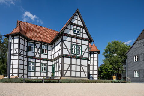 Hoevelhof-Schlossgarten-Teutoburger-Wald-Tourismus-Patrick-Gawandtka-082-CC-BY-SA.jpg