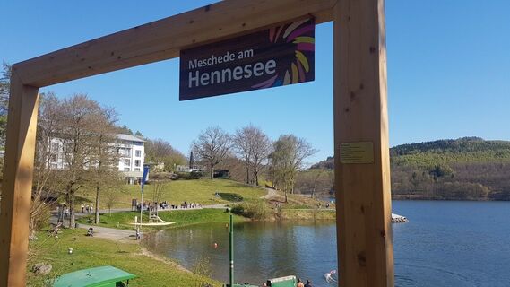 Fotospot an der Schiffsanlegestelle Hennesee