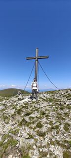 Fotografija s spletne strani Huba Csicsics na poti