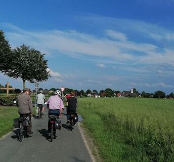 Radfahrer von hinten.jpg