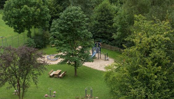 Mehrgenerationen-Spielplatz bei Lenne