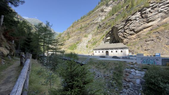 Fotografija s spletne strani Peter Burki na poti