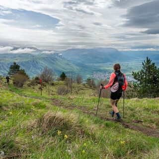 Wanderer auf dem Čaven-Plateau
