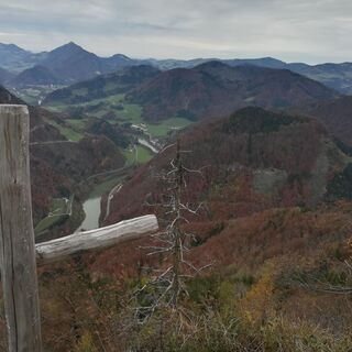 Falkenstein in Weyer mit Blick Richtung Großraming