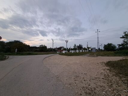 Fotografija s spletne strani Enikő Simonitsné Herczeg na poti