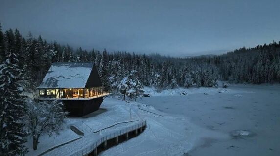 Caumasee Restaurant am Abend