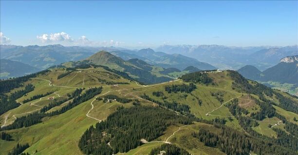 Söll_Flugaufnahme der Tanzbodenalm_Wilder Kaiser