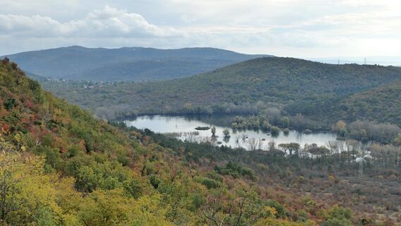 Der periodische Doberdò-See.