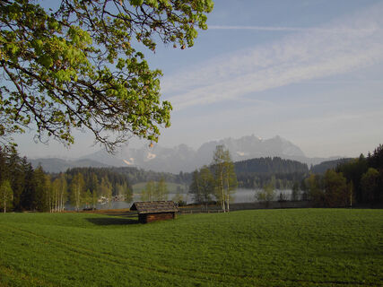 KAM_000236_Schwarzsee-im-Fruehjahr-_Archiv-Kitzbueheler-Alpen-Marketing-GmbH.JPG