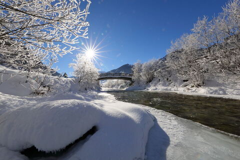 Winterwandern entlang der Ache