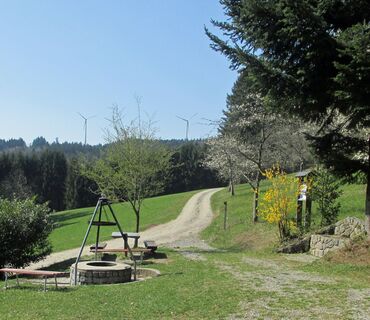 Grillstelle und Brunnen bei der Schirrmaierhütte