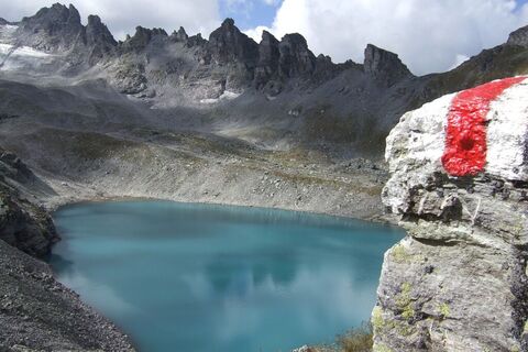 Blick auf den milchig-blauen Wildsee