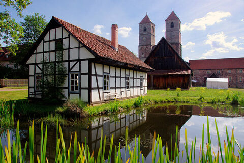 Hennebergisches Museum Kloster Veßra: Schmiede und Klosterkirche