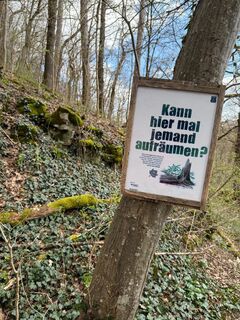 Aktionswanderweg in Kirchberg an der Jagst: Mitmachtafel auf dem Wanderweg