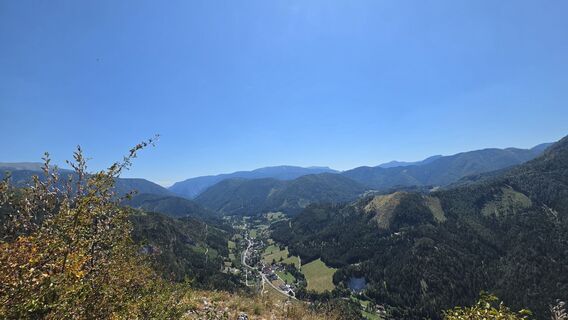 Fotografija s spletne strani EP87 na poti