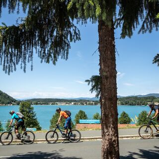 Biker vor dem Klopeiner See