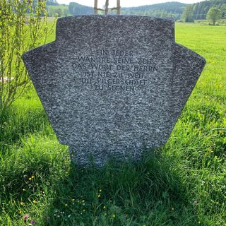Pilger-Denkmal an der Heinrich-Heine-Straße
